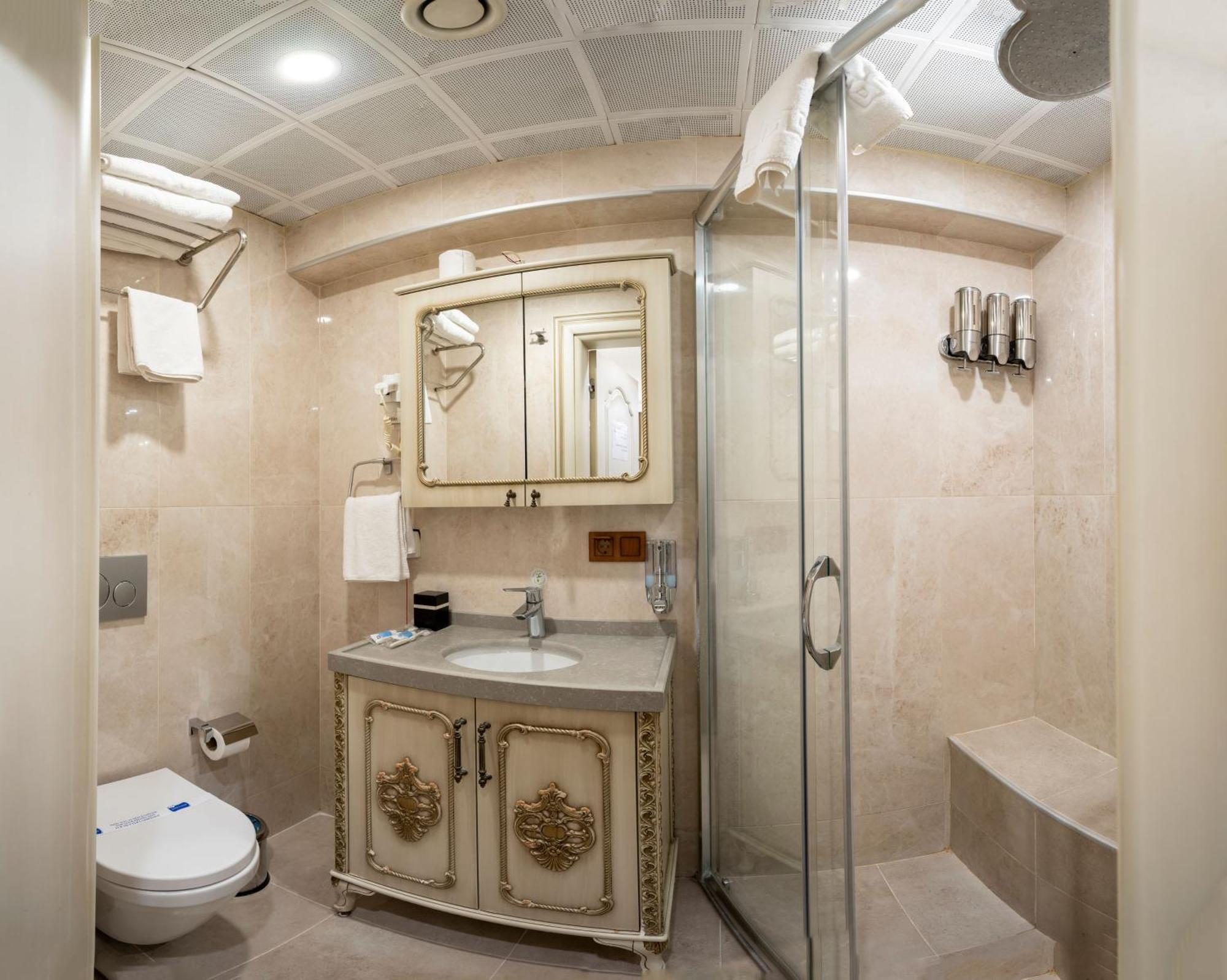 Almadina Hotel Istanbul, Istanbul